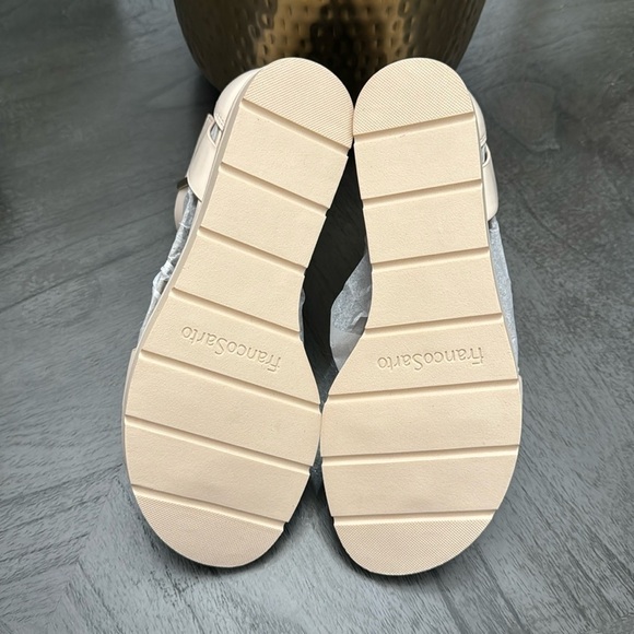 FRANCO SARTO Davenport Flat Sandals - Picture 4 of 8